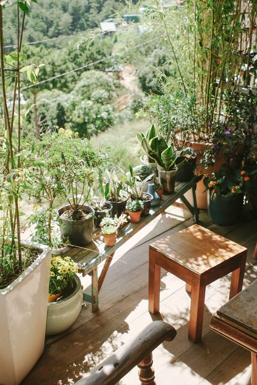 Tips for Creating a Cozy and Inviting Outdoor Living Space